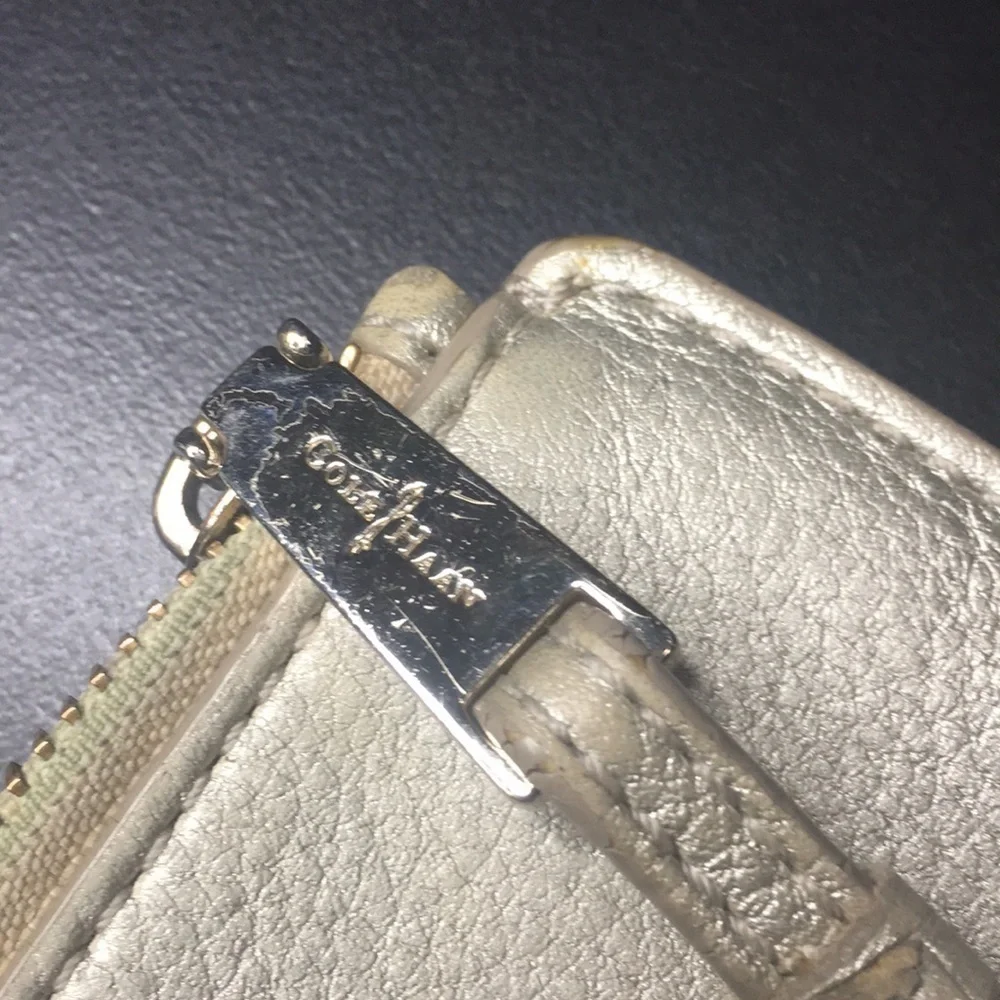 🔥Cole Haan Jitney wristlet